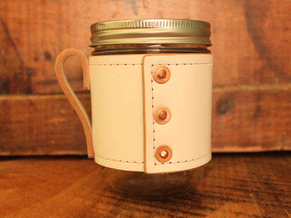 White Holdster Model 02: Rivet