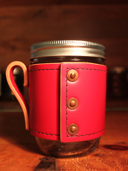 Red Holdster Model 02: Rivet
