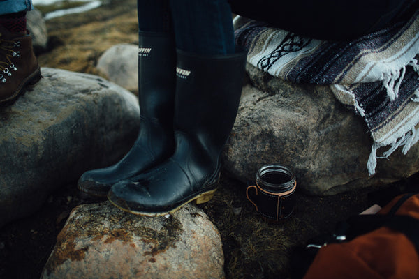 Holdster Rivet Four Pack with Coasters